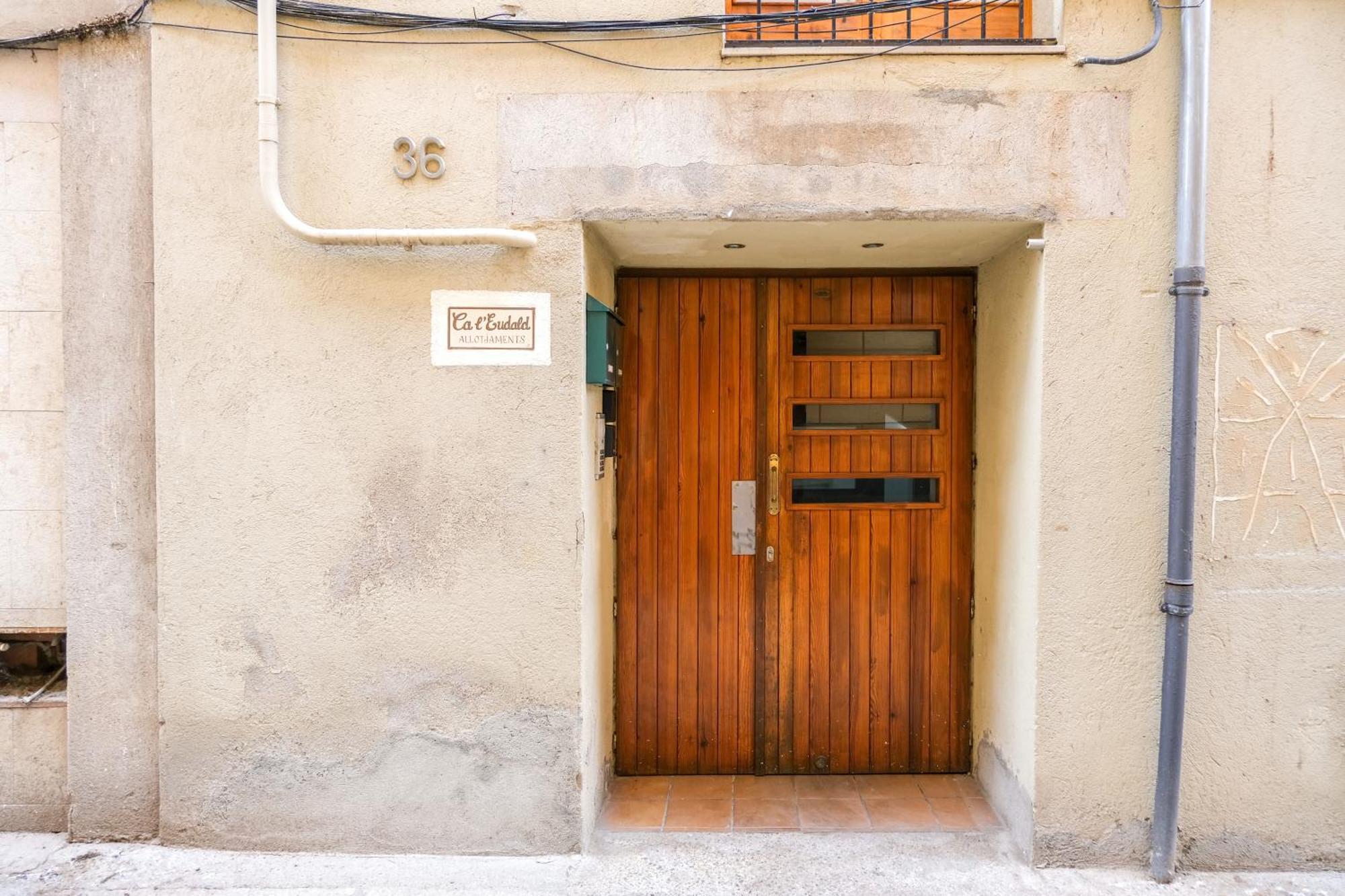 Ca Leudald 1 Descubre Besalu En Familia Apartment Exterior photo